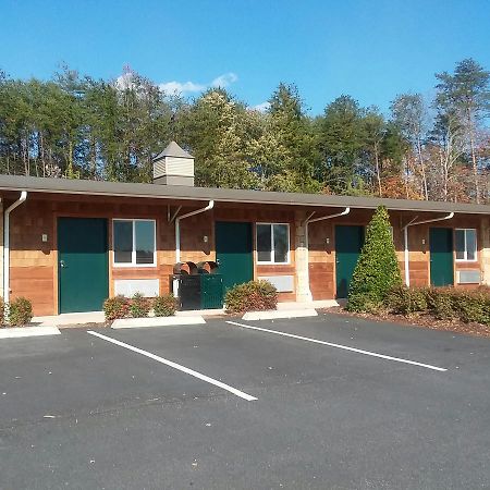 Tryon Resort Mill Spring Exterior photo